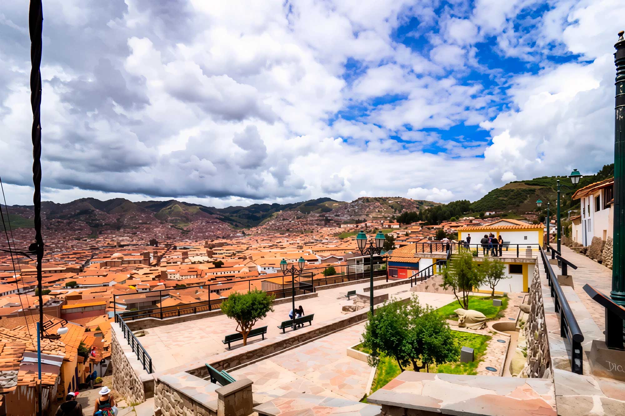 Qué hacer en Cusco: visitar el Mirador de San Blas y disfrutar de las vistas panorámicas del Centro Histórico y sus tejados coloniales