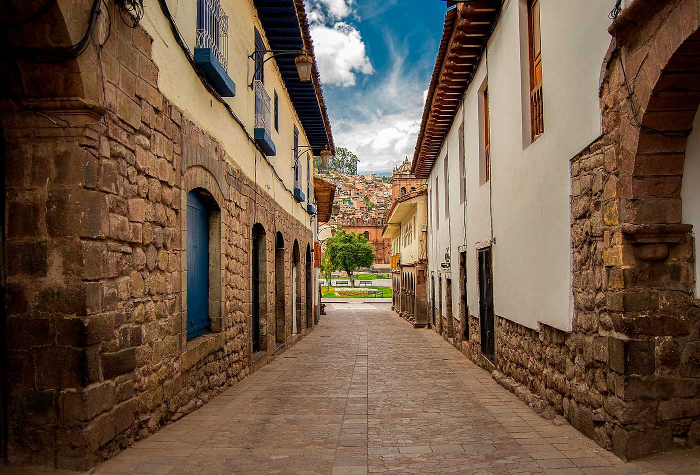 Qué hacer en Cusco: recorrer la Calle del Medio, una histórica vía peatonal que conecta la Plaza de Armas con la Plaza Regocijo