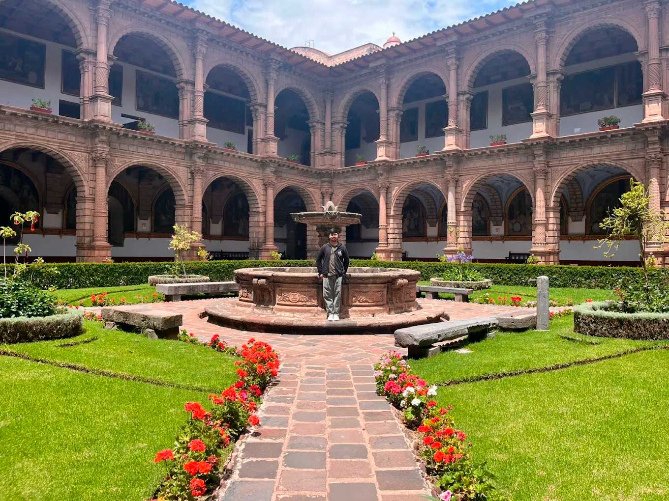 Qué hacer en Cusco: visitar la Iglesia de La Merced, un histórico templo colonial que destaca por su arquitectura barroca